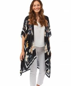 2 Chic Black Floral Print Kimono