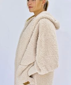 Nordic Beach Fluffy Frappe Apparel